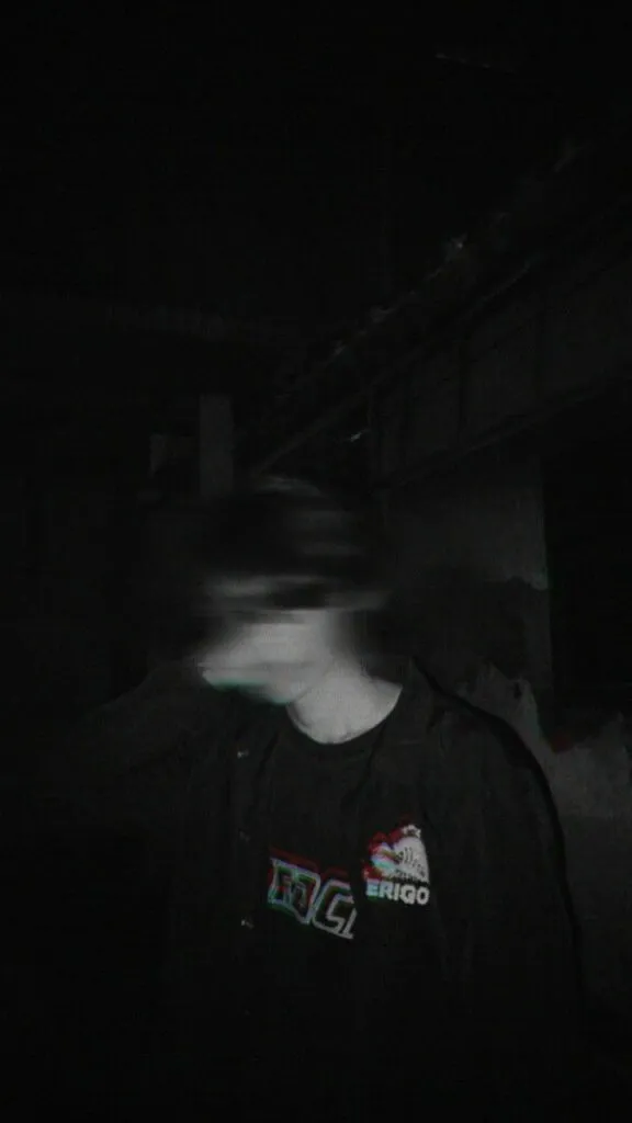 Foto Cowok Ganteng Blur