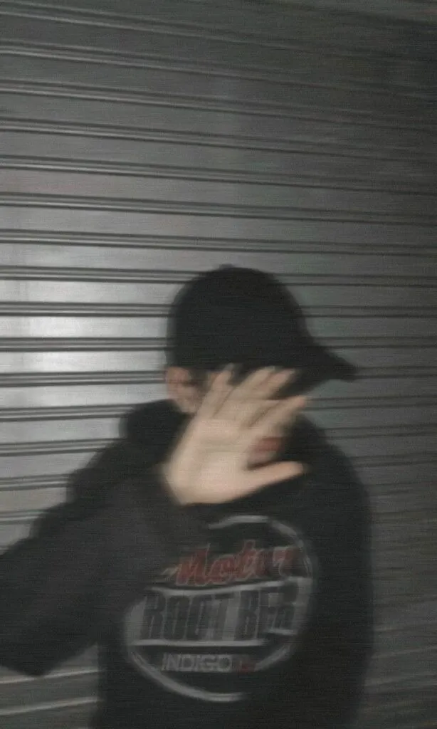 Foto Cowok Ganteng Blur