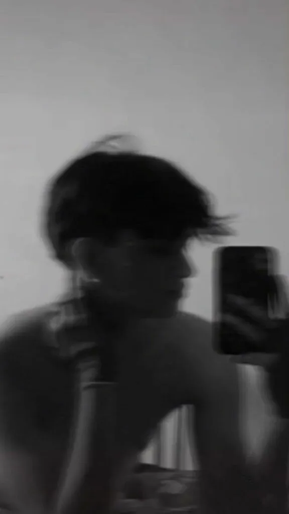 Foto Cowok Ganteng Blur