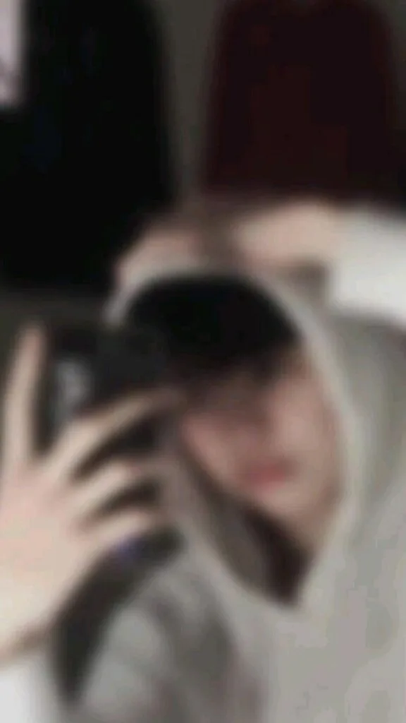 Foto Cowok Ganteng Blur