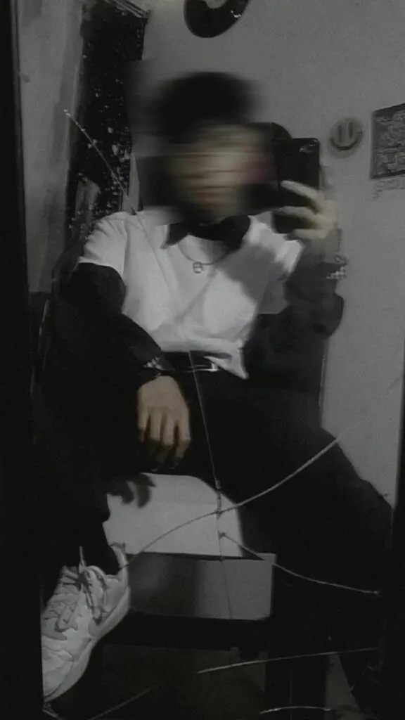 Foto Cowok Ganteng Blur