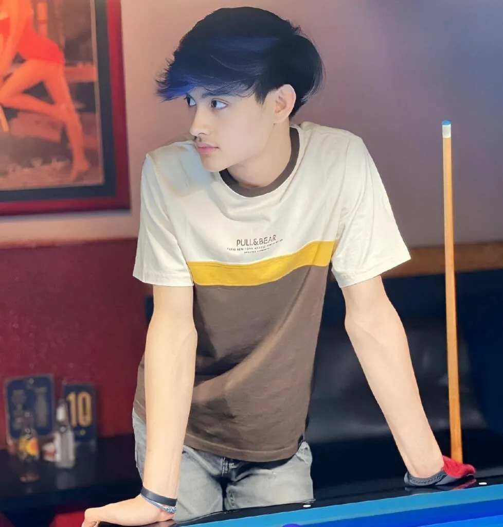 Foto Cowok Ganteng Buat Foto Profil