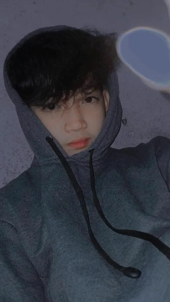 Foto Cowok Ganteng Buat Foto Profil