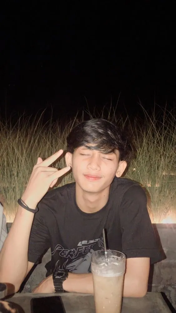 Foto Cowok Ganteng Buat Foto Profil