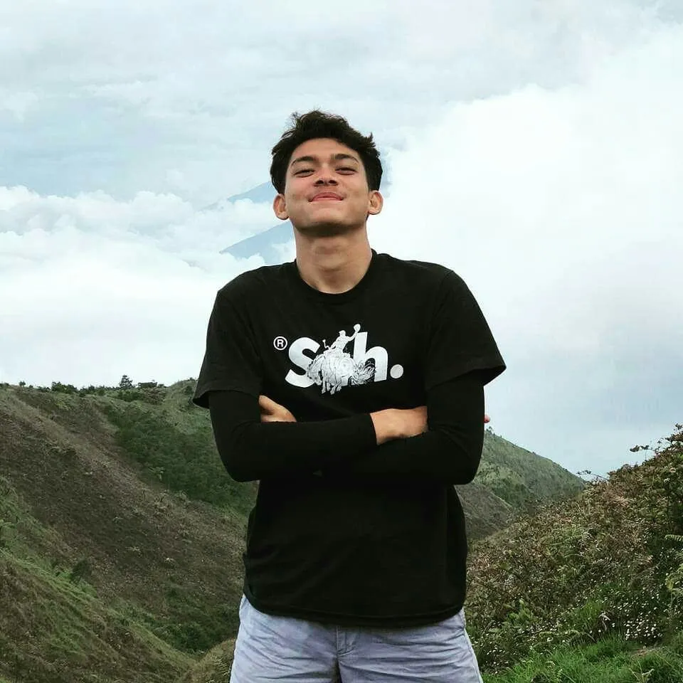 Foto Cowok Ganteng Buat Foto Profil