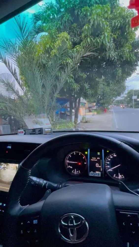 Kumpulan Foto Dalam Mobil Terbagus dan Terlengkap 18 Foto Dalam Mobil