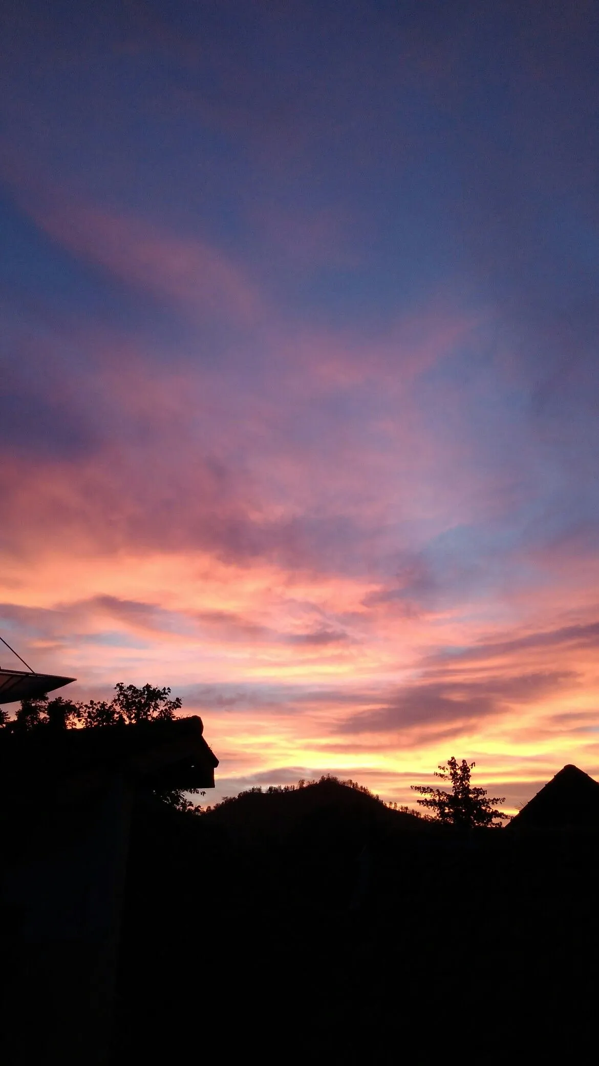 Kumpulan Foto Estetik Langit Keren Terbagus dan Terlengkap 4 Foto Estetik Langit