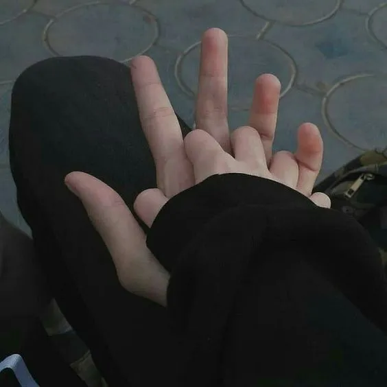 Kumpulan Foto Gandengan Tangan Terbagus dan Terlengkap 19 Foto Gandengan Tangan