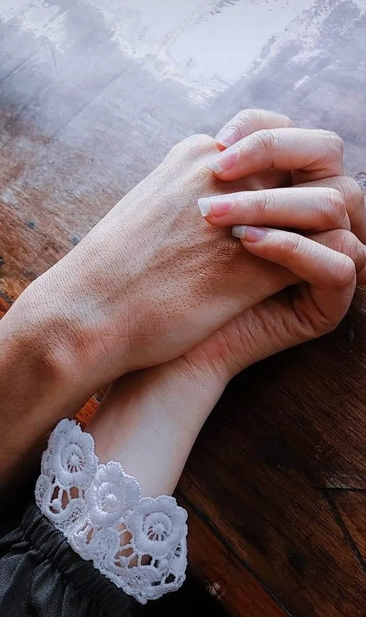 Kumpulan Foto Gandengan Tangan Terbagus dan Terlengkap 22 Foto Gandengan Tangan