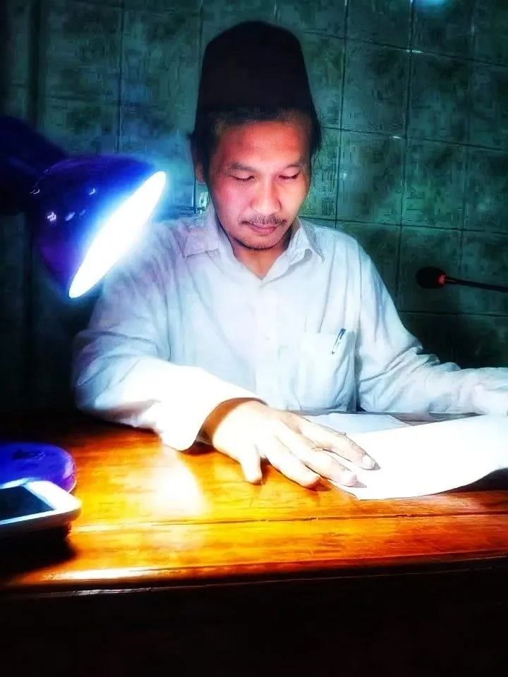 Kumpulan Foto Gus Baha Terbagus dan Terlengkap 12 Foto Gus Baha