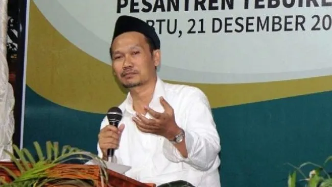 Kumpulan Foto Gus Baha Terbagus dan Terlengkap 26 Foto Gus Baha