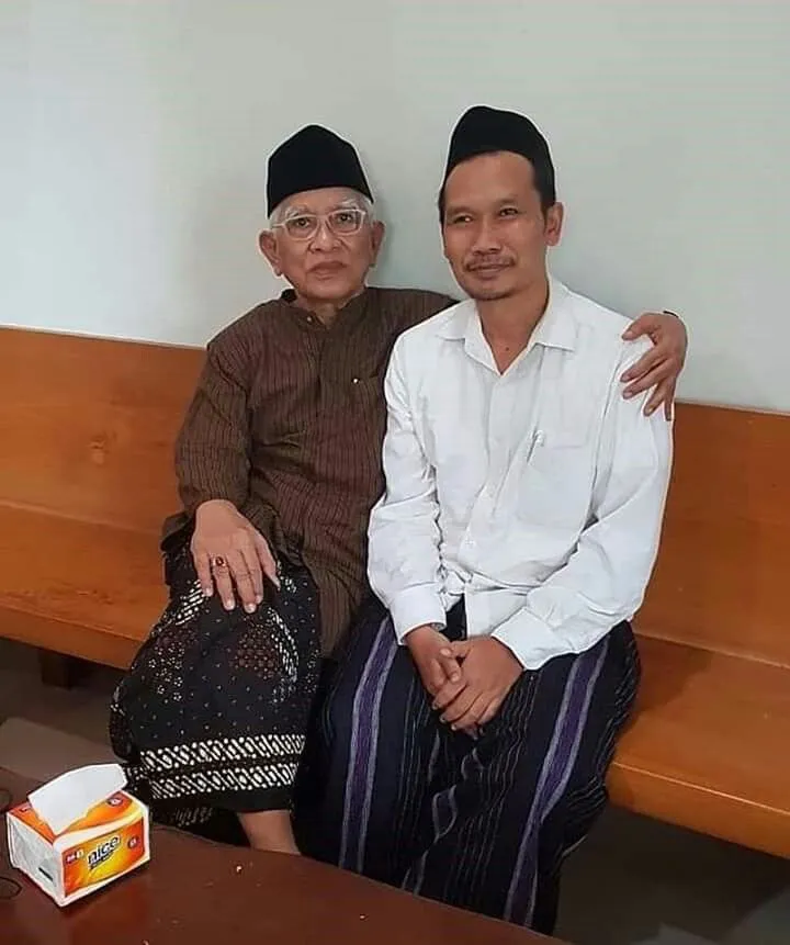 Kumpulan Foto Gus Baha Terbagus dan Terlengkap 6 Foto Gus Baha