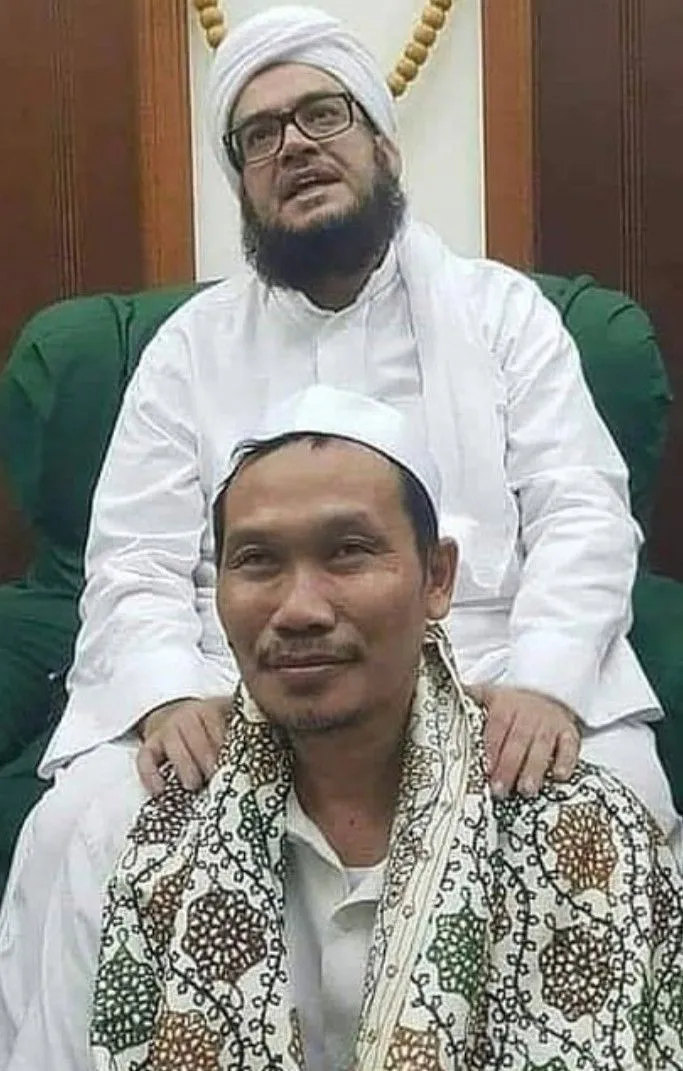 Kumpulan Foto Gus Baha Terbagus dan Terlengkap 7 Foto Gus Baha