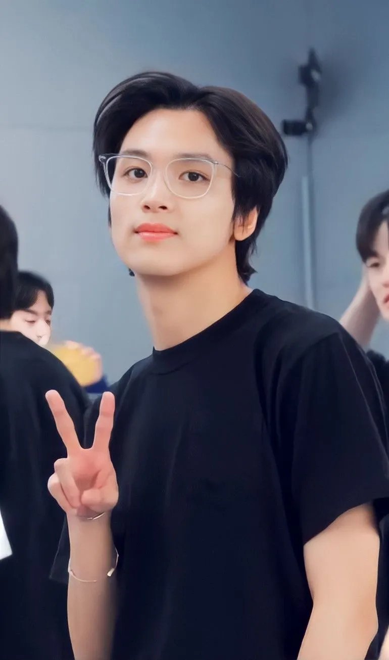 Kumpulan Foto Haechan NCT Paling Keren Terbagus dan Terlengkap 20 Foto Haechan NCT