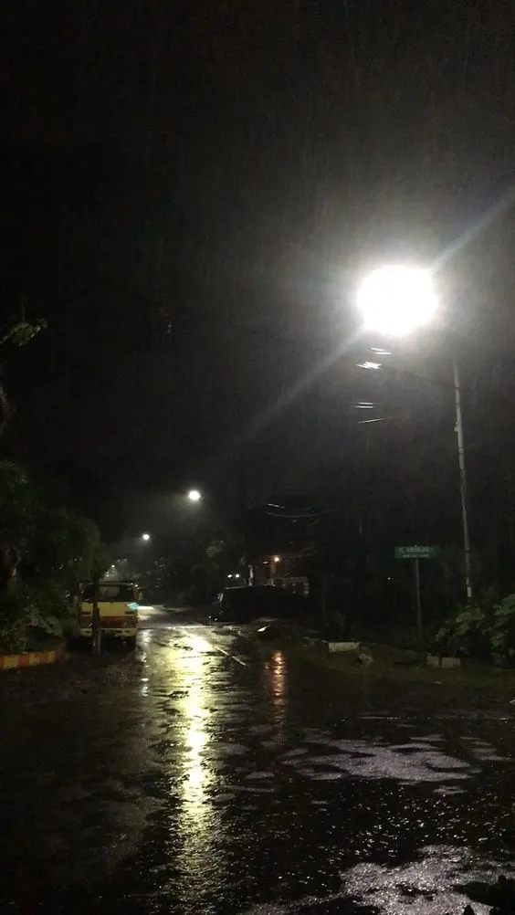 Kumpulan Foto Hujan Malam Hari Terbagus dan Terlengkap 31 Foto Hujan Malam Hari