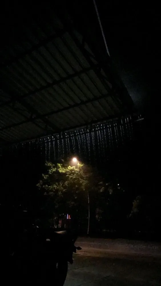 Kumpulan Foto Hujan Malam Hari Terbagus dan Terlengkap 21 Foto Hujan Malam Hari