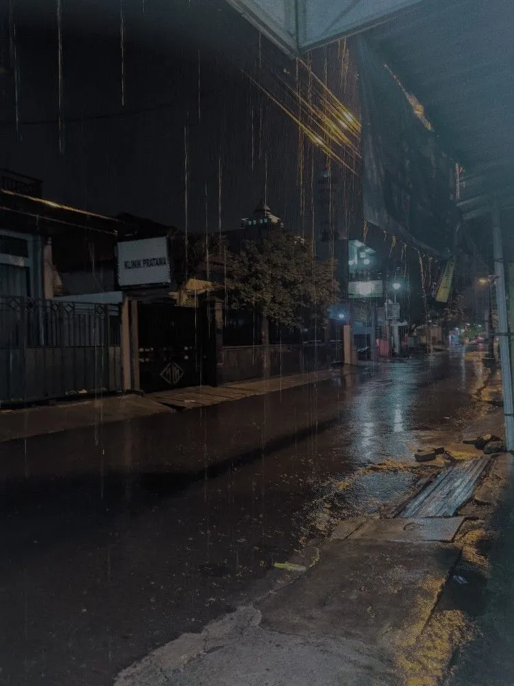 Kumpulan Foto Hujan Malam Hari Terbagus dan Terlengkap 28 Foto Hujan Malam Hari