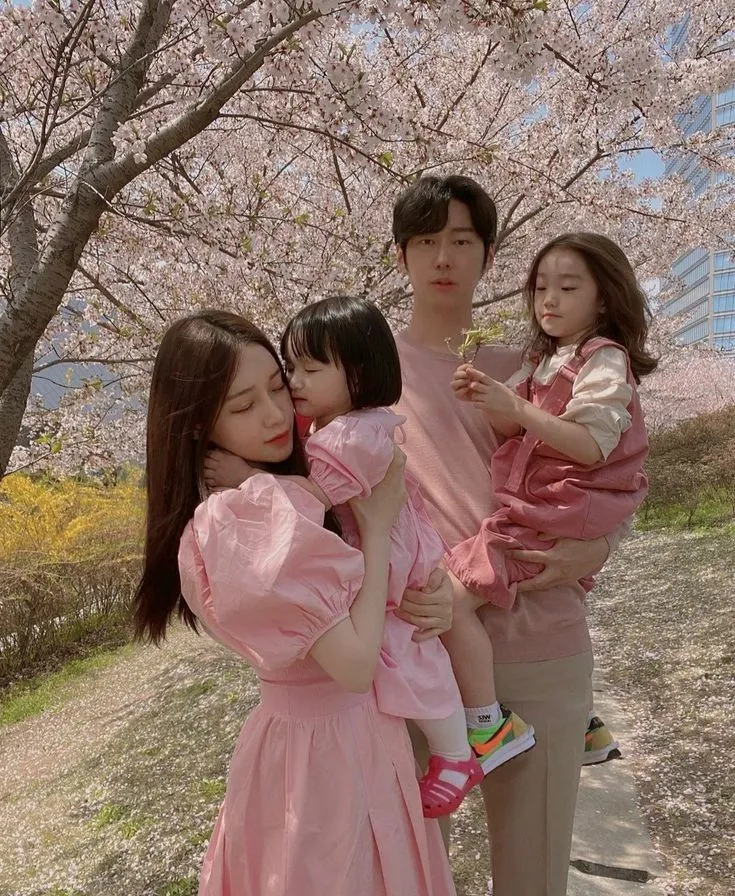 Kumpulan Foto Keluarga Korea Terbagus dan Terlengkap 9 Foto Keluarga Korea