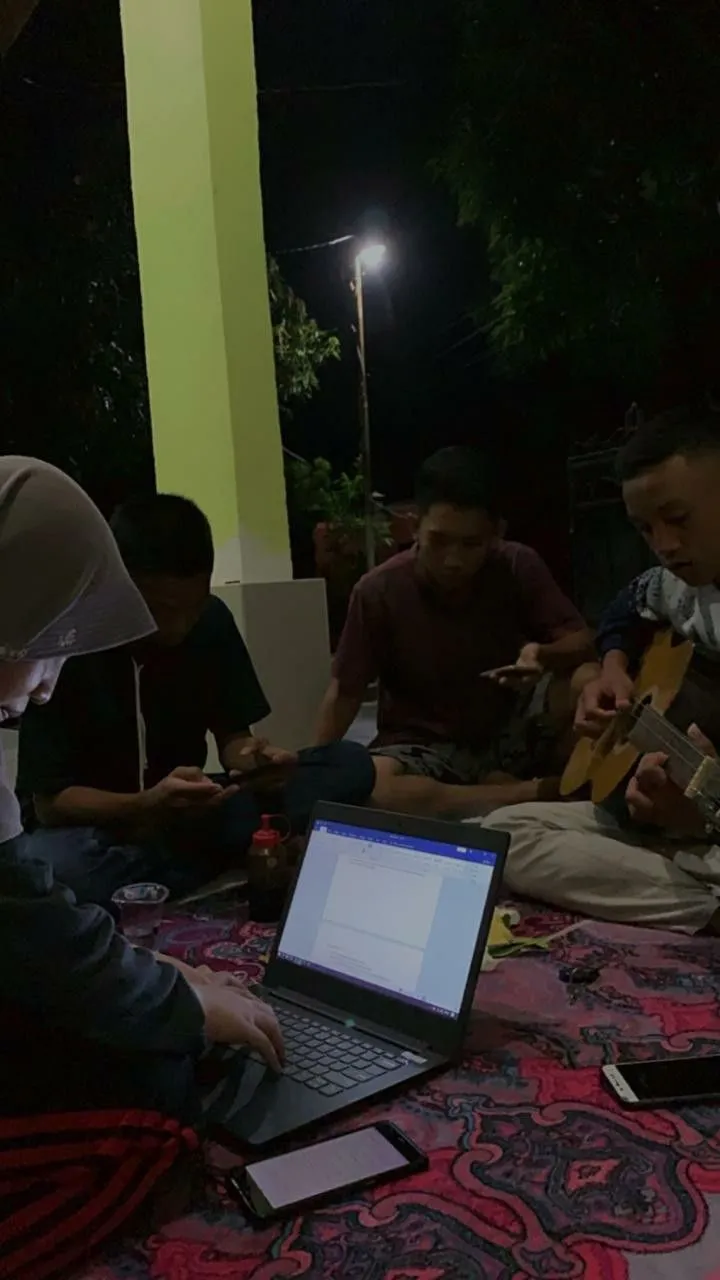 Kumpulan Foto Kerja Kelompok Terbagus dan Terlengkap 22 Foto Kerja Kelompok