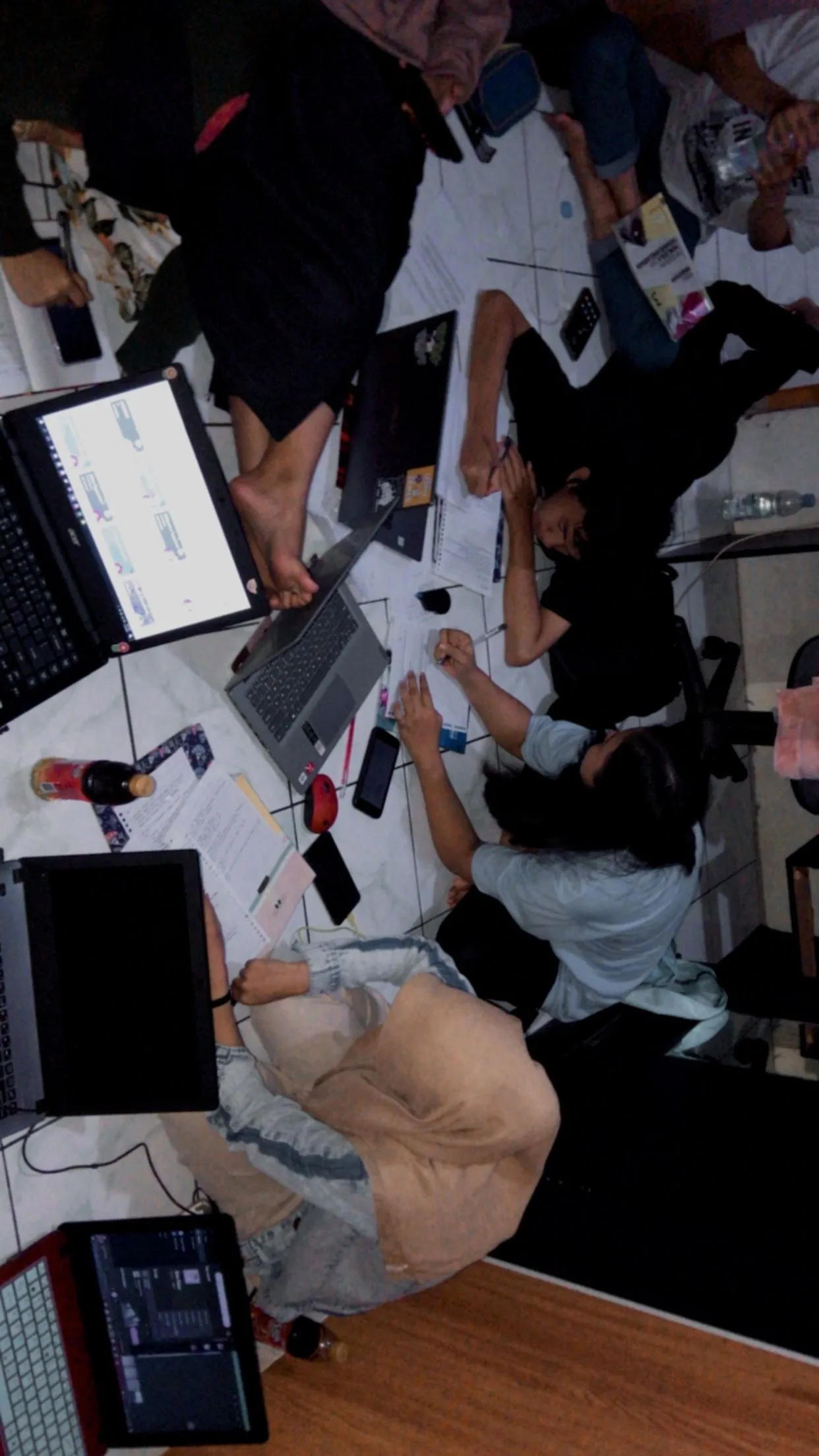 Kumpulan Foto Kerja Kelompok Terbagus dan Terlengkap 20 Foto Kerja Kelompok