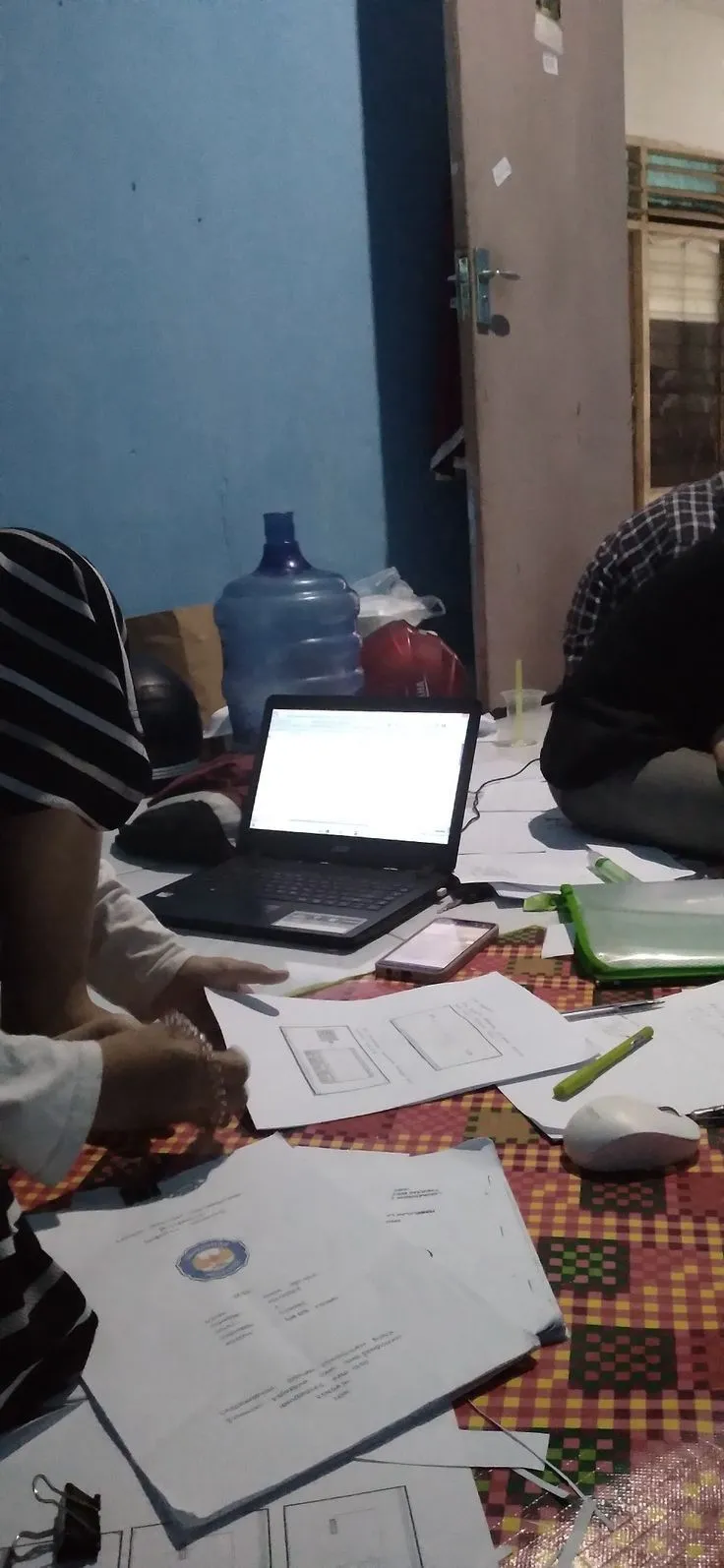 Kumpulan Foto Kerja Kelompok Terbagus dan Terlengkap 11 Foto Kerja Kelompok