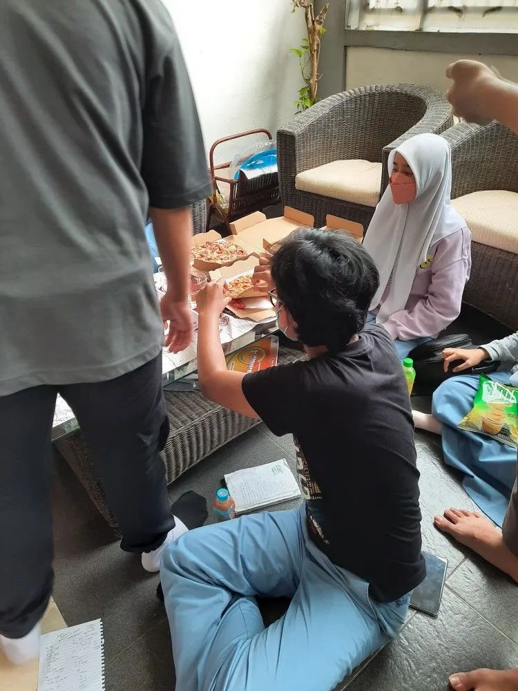 Kumpulan Foto Kerja Kelompok Terbagus dan Terlengkap 5 Foto Kerja Kelompok