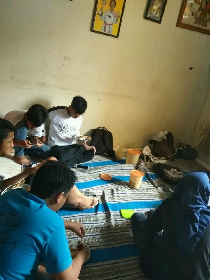 Kumpulan Foto Kerja Kelompok Terbagus dan Terlengkap 4 Foto Kerja Kelompok