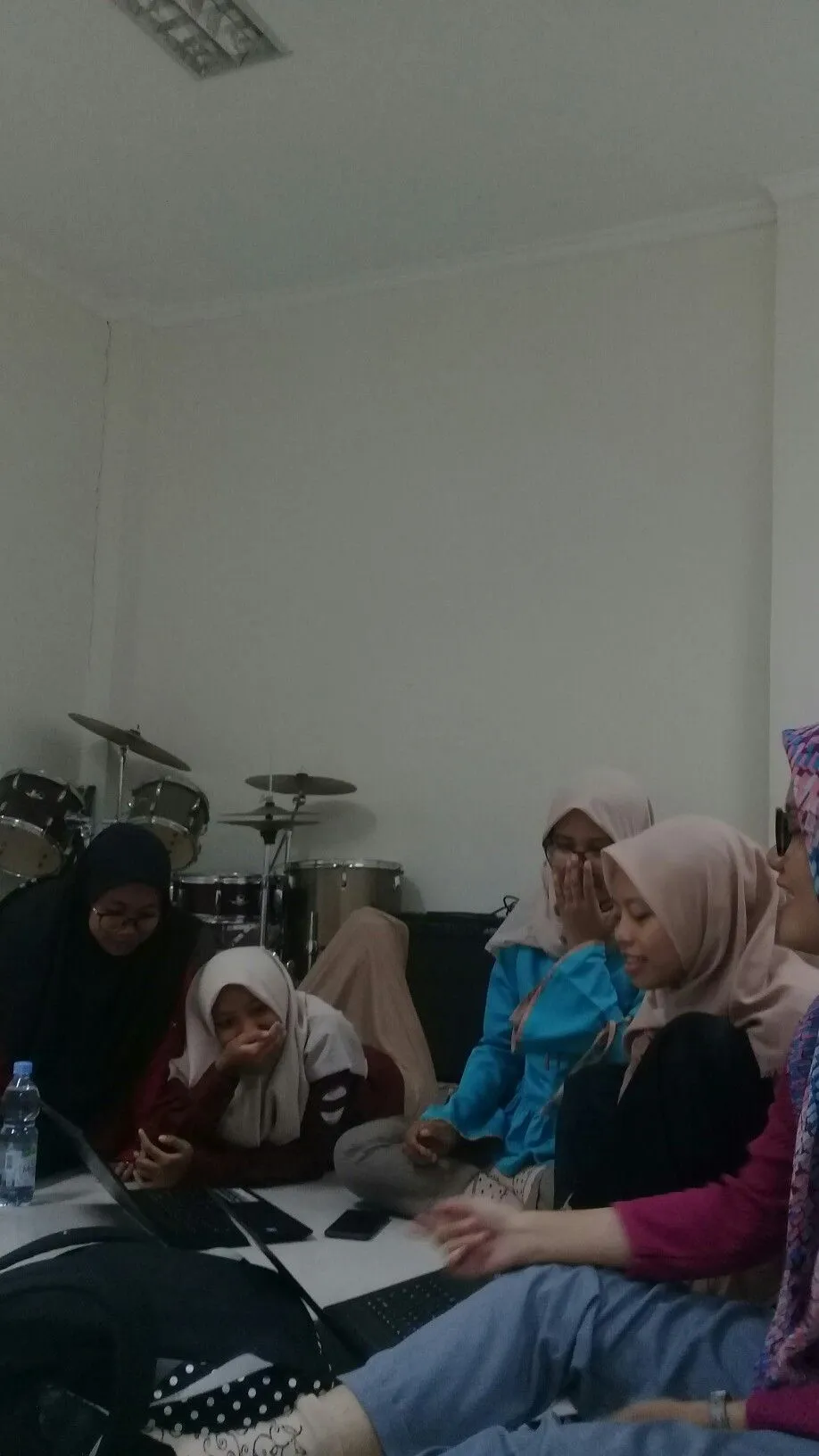 Kumpulan Foto Kerja Kelompok Terbagus dan Terlengkap 25 Foto Kerja Kelompok