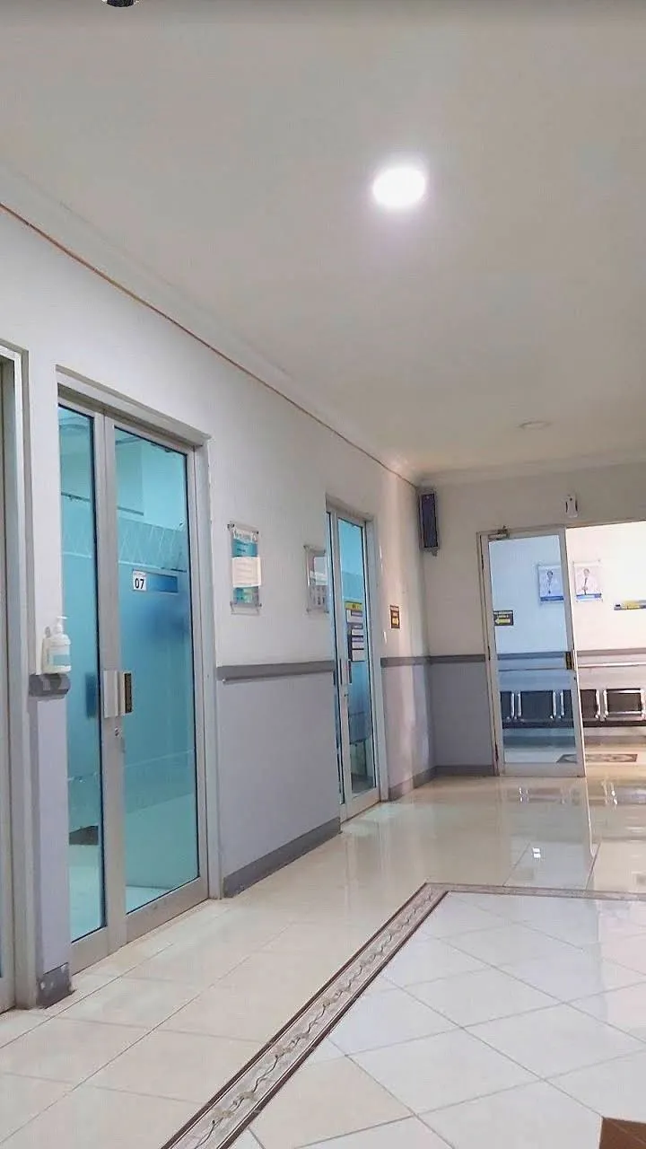 Kumpulan Foto Orang di Rumah Sakit Terbagus dan Terlengkap 16 Foto Orang di Rumah Sakit