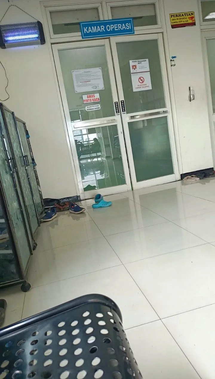 Kumpulan Foto Orang di Rumah Sakit Terbagus dan Terlengkap 18 Foto Orang di Rumah Sakit