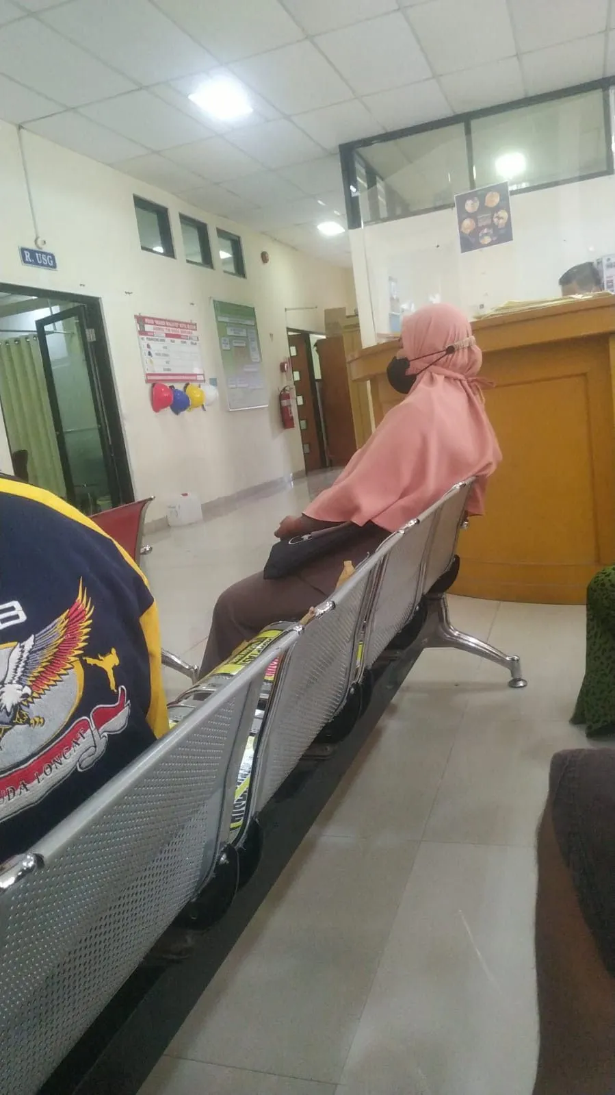 Kumpulan Foto Orang di Rumah Sakit Terbagus dan Terlengkap 19 Foto Orang di Rumah Sakit