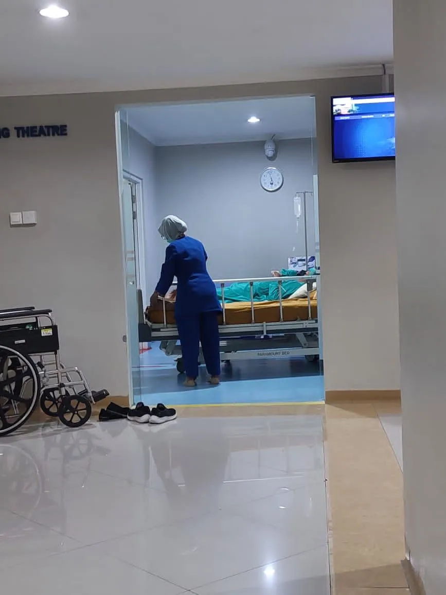 Kumpulan Foto Orang di Rumah Sakit Terbagus dan Terlengkap 5 Foto Orang di Rumah Sakit
