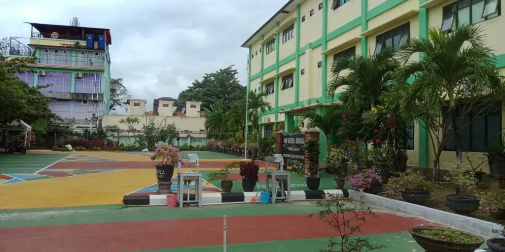 Gambar Sekolah SMP
