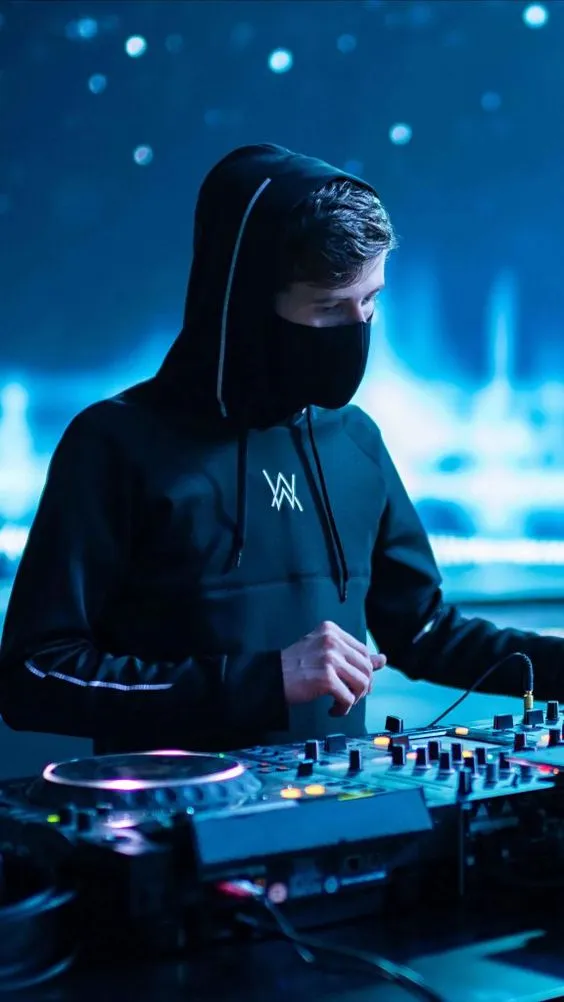 Kumpulan Foto Alan Walker Keren Terbagus dan Terlengkap 24 Foto Alan Walker