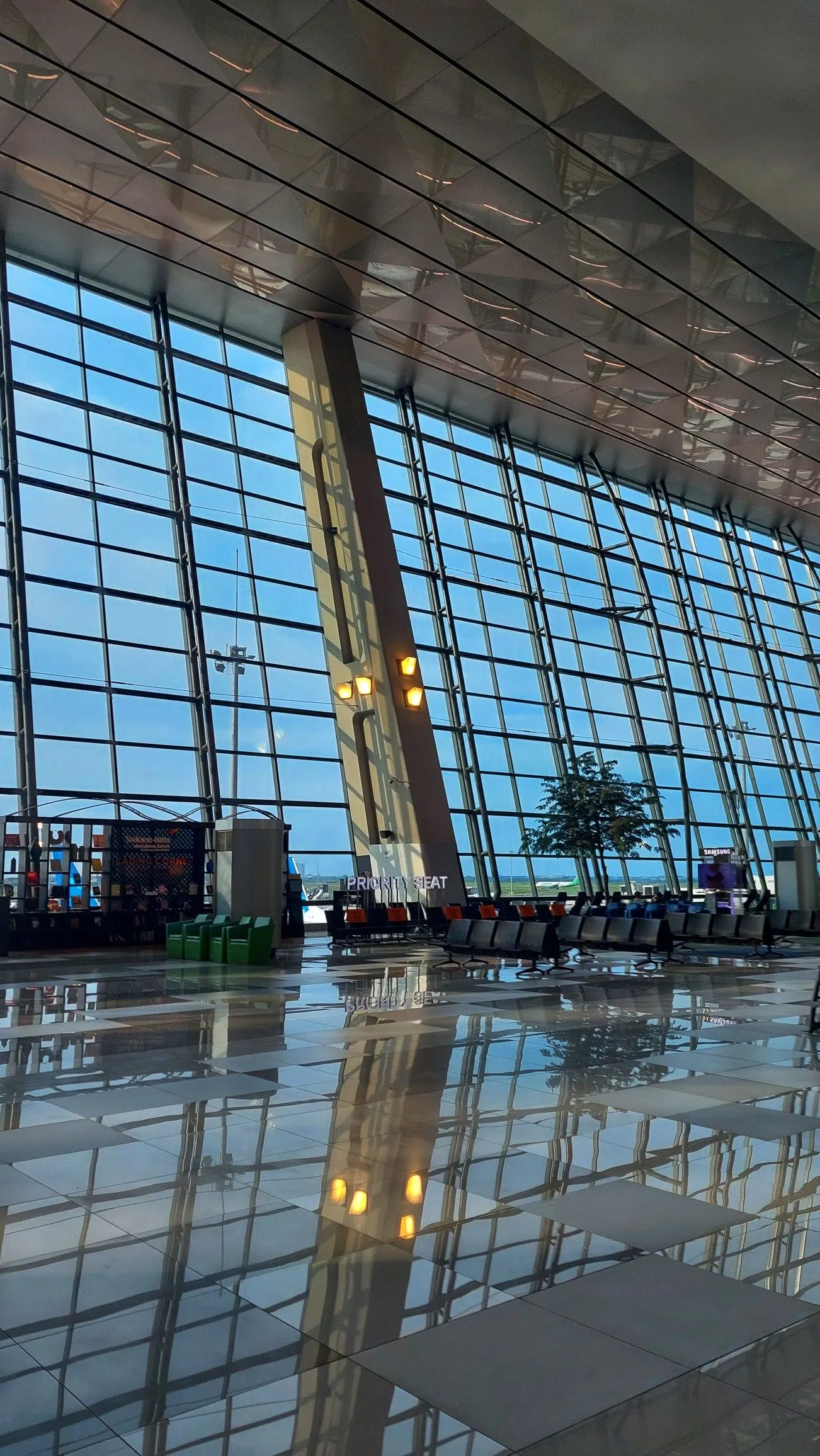 Kumpulan Foto Bandara Soekarno Hatta Terbagus dan Terlengkap 14 Foto Bandara Soekarno Hatta