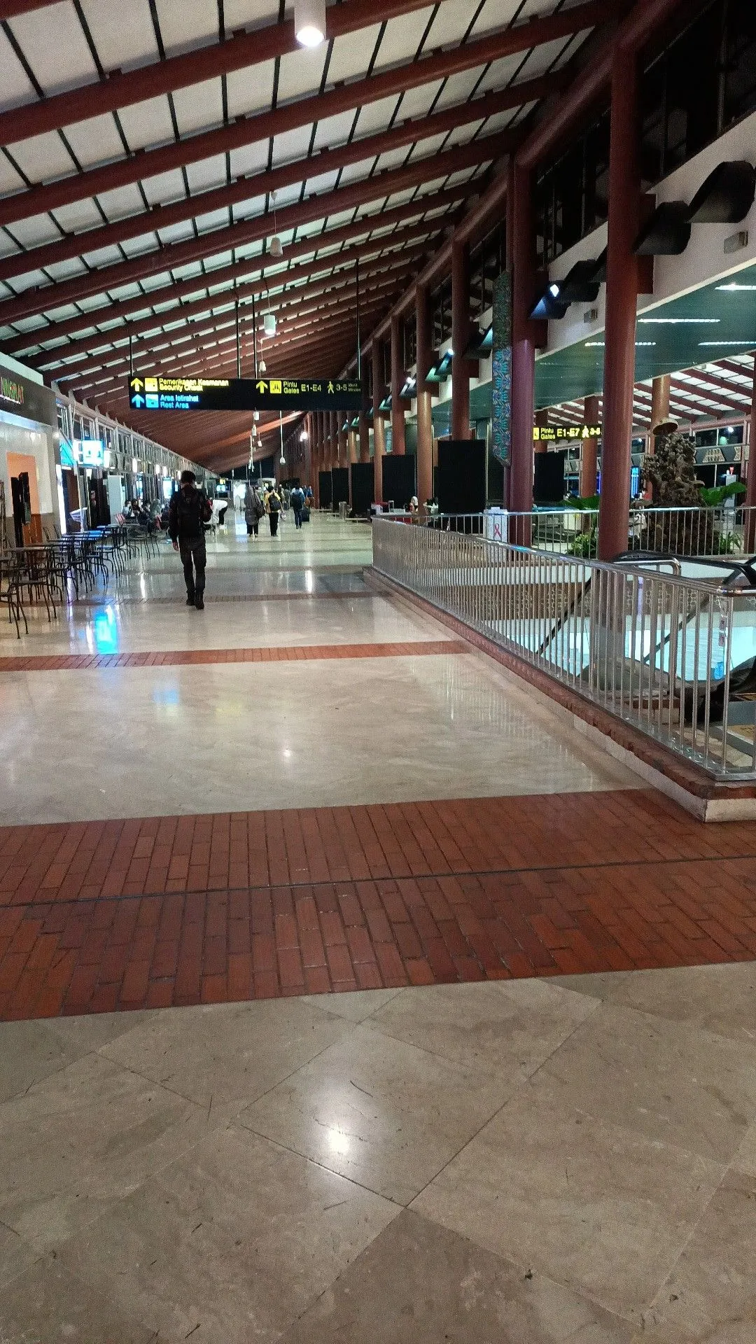 Kumpulan Foto Bandara Soekarno Hatta Terbagus dan Terlengkap 6 Foto Bandara Soekarno Hatta