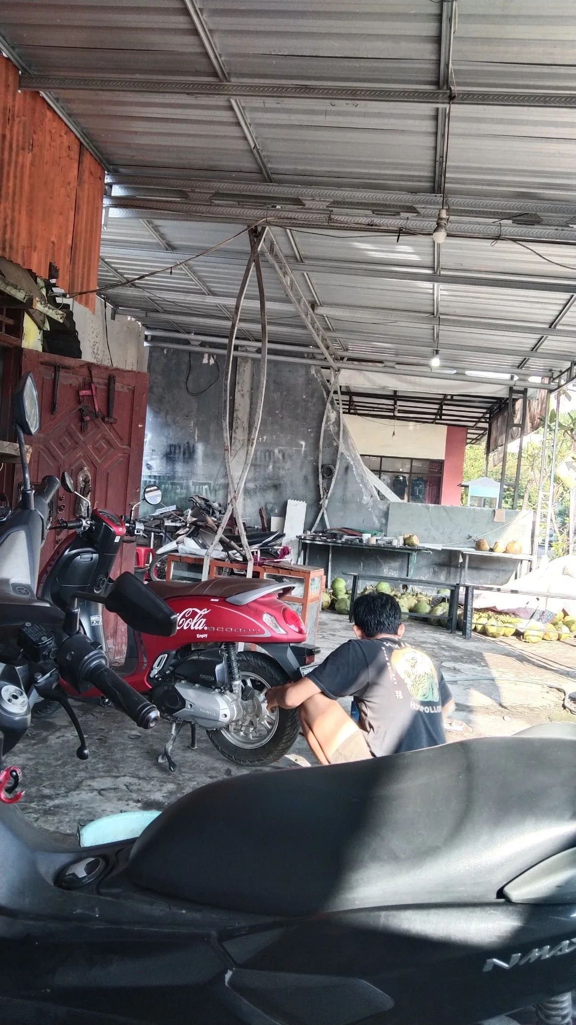Kumpulan Foto Bengkel Motor Terbagus dan Terlengkap 12 Foto Bengkel Motor