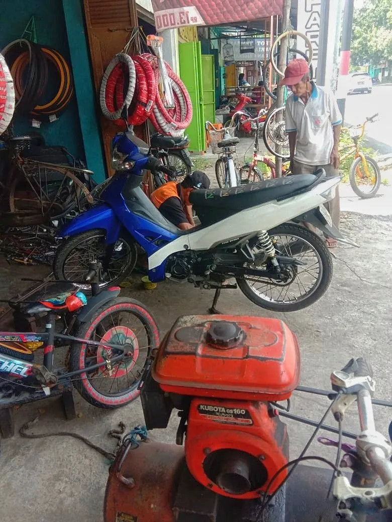 Kumpulan Foto Bengkel Motor Terbagus dan Terlengkap 16 Foto Bengkel Motor