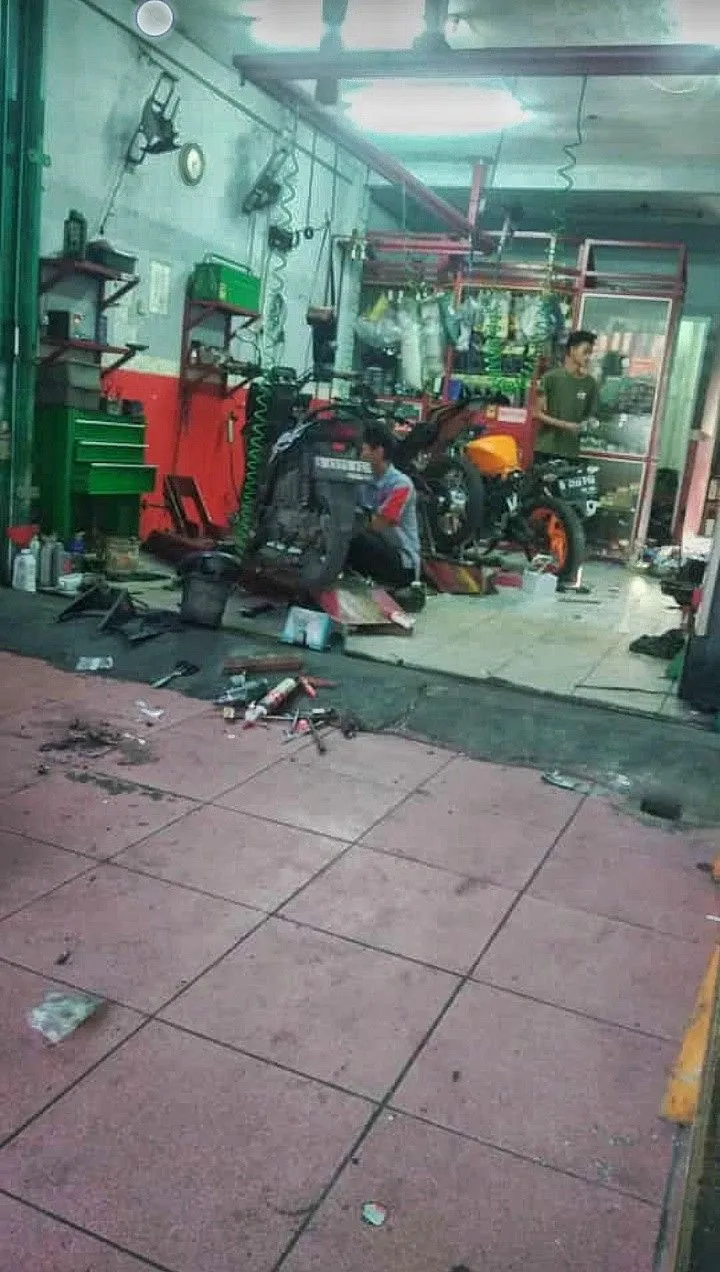 Kumpulan Foto Bengkel Motor Terbagus dan Terlengkap 17 Foto Bengkel Motor