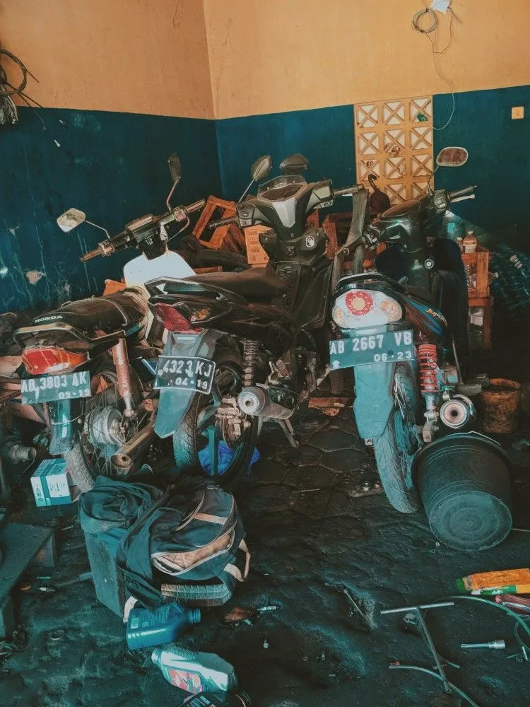 Kumpulan Foto Bengkel Motor Terbagus dan Terlengkap 18 Foto Bengkel Motor