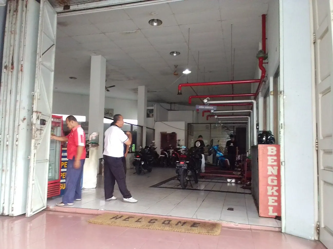 Kumpulan Foto Bengkel Motor Terbagus dan Terlengkap 22 Foto Bengkel Motor