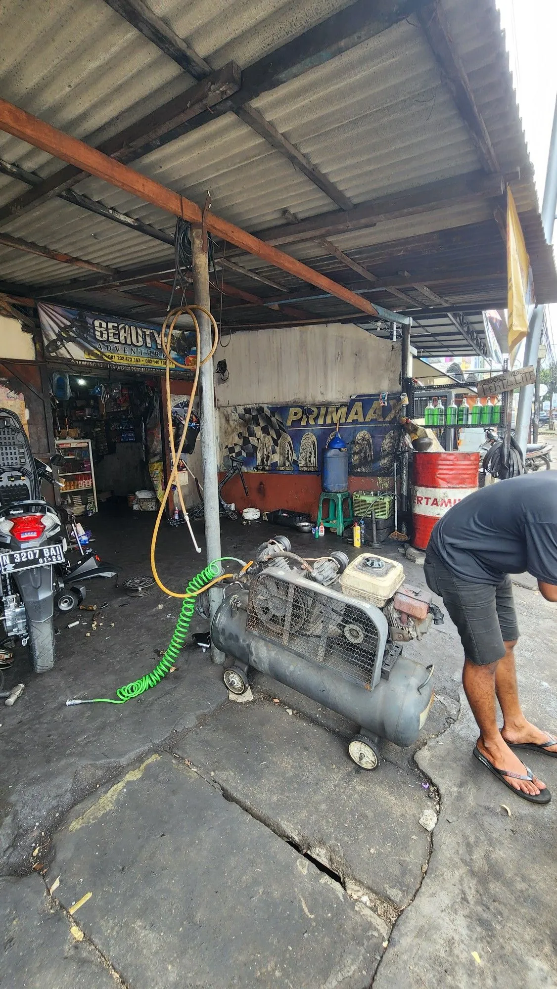 Kumpulan Foto Bengkel Motor Terbagus dan Terlengkap 6 Foto Bengkel Motor