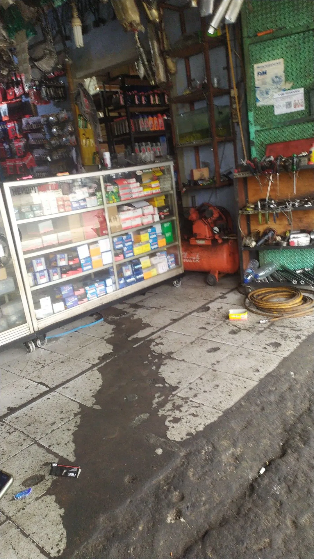 Kumpulan Foto Bengkel Motor Terbagus dan Terlengkap 8 Foto Bengkel Motor