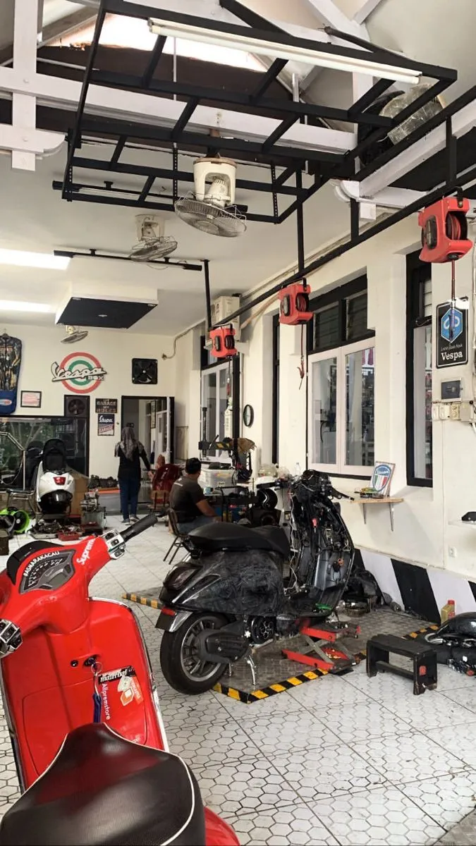Kumpulan Foto Bengkel Motor Terbagus dan Terlengkap 10 Foto Bengkel Motor