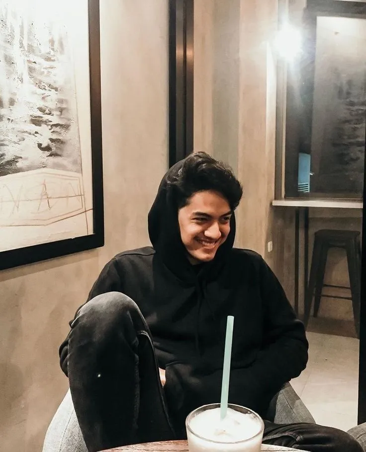 Kumpulan Foto Cogan Halu Paling Ganteng Terlengkap 5 Foto Cogan Halu