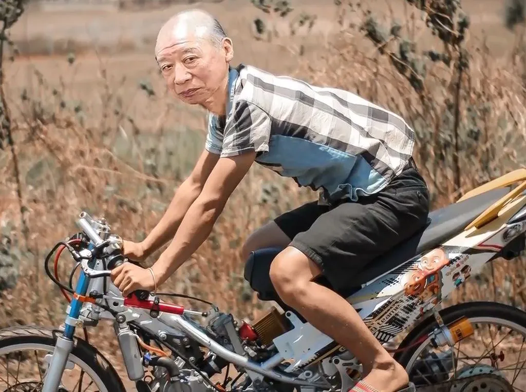 Kumpulan Foto Kakek Sugiono Lucu Terbagus dan Terlengkap 14 Foto Kakek Sugiono Lucu