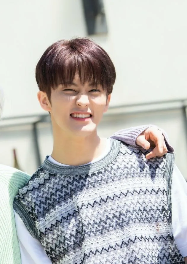 Kumpulan Foto Mark Lee NCT Paling Keren Terbagus dan Terlengkap 20 Foto Mark Lee