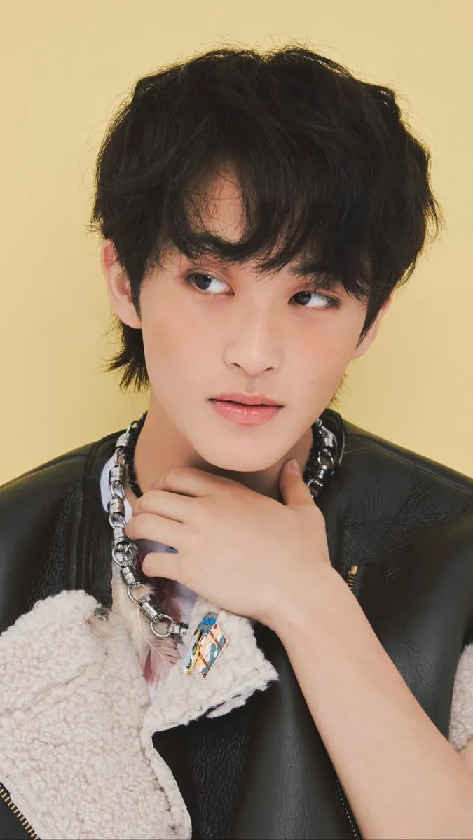 Kumpulan Foto Mark Lee NCT Paling Keren Terbagus dan Terlengkap 9 Foto Mark Lee