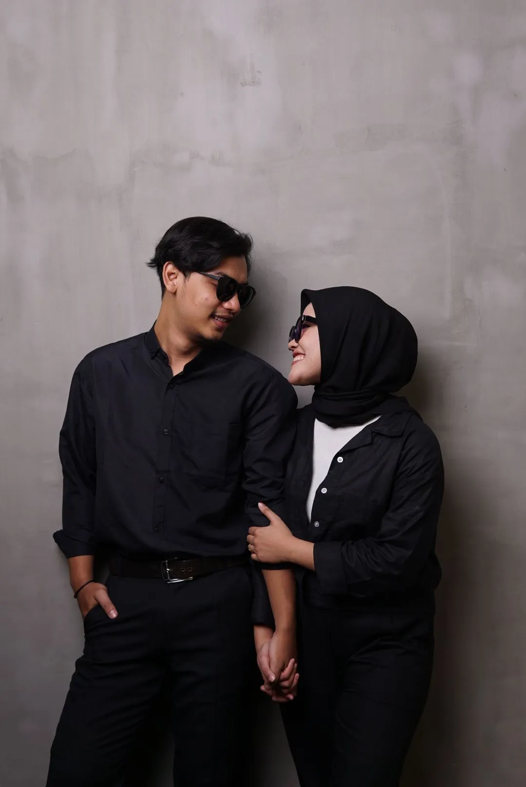 Kumpulan Foto Prewedding Baju Hitam Terbagus dan Terlengkap 28 Foto Prewedding Baju Hitam