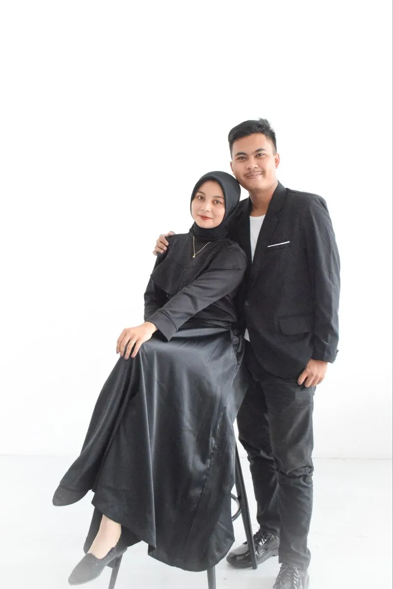 Kumpulan Foto Prewedding Baju Hitam Terbagus dan Terlengkap 27 Foto Prewedding Baju Hitam